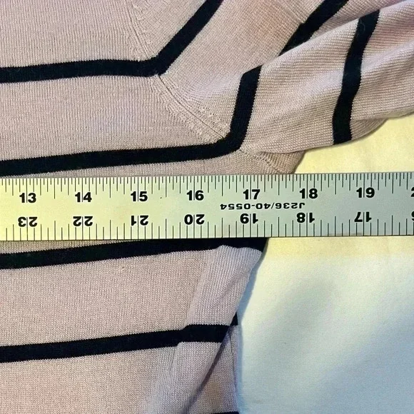 Talbots Merino Wool Striped PASTEL Purple Navy crew neck Sweater M preppy spring - Picture 5 of 6